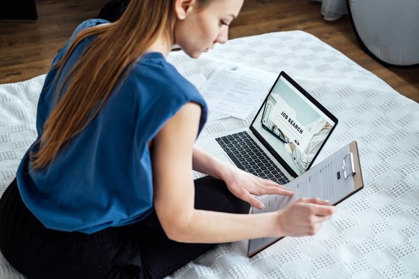 Savoir trouver un travail à Levallois-Perret : les avantages des sites de recrutement